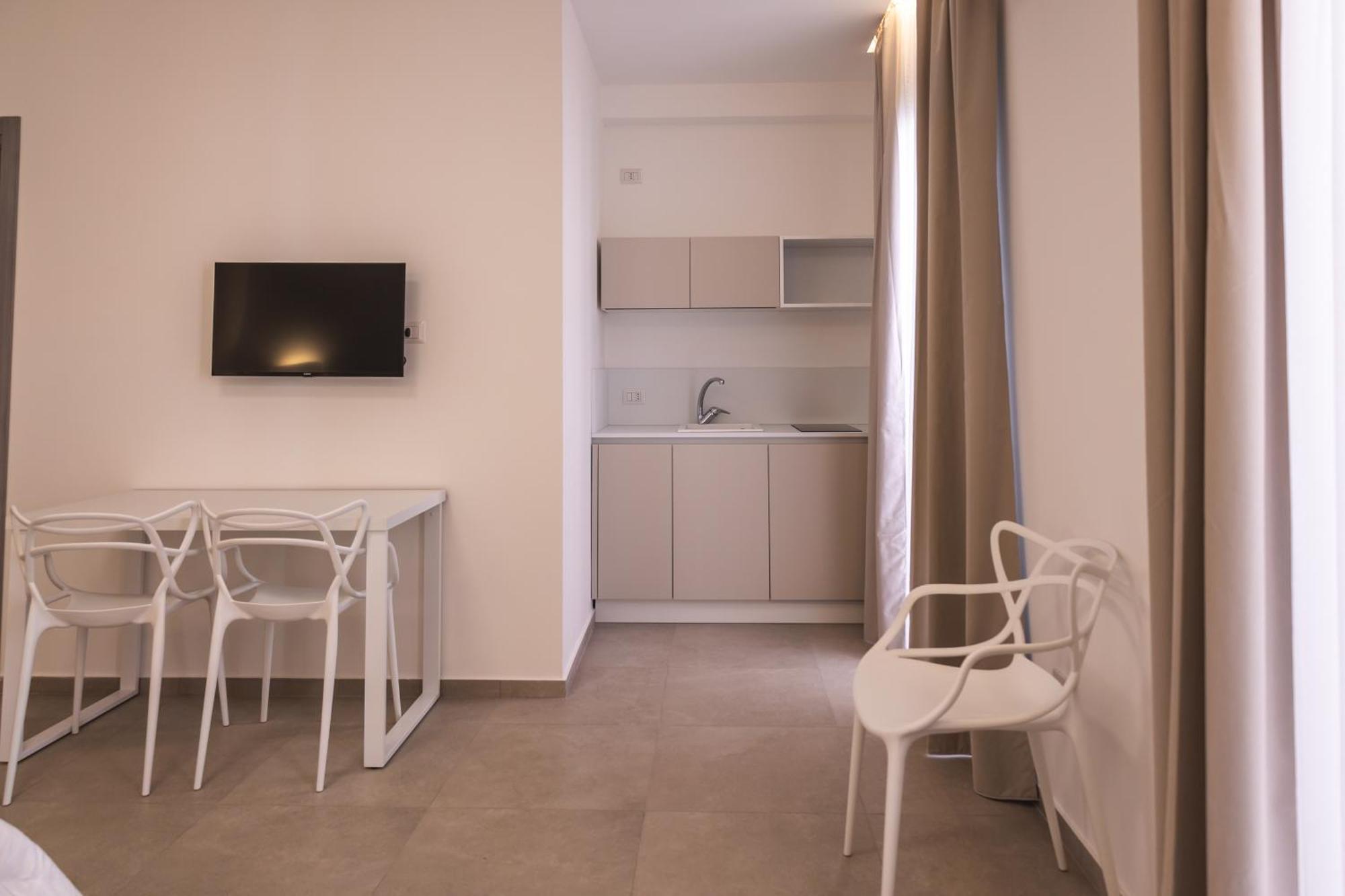 Atena Room يتوجاني المظهر الخارجي الصورة