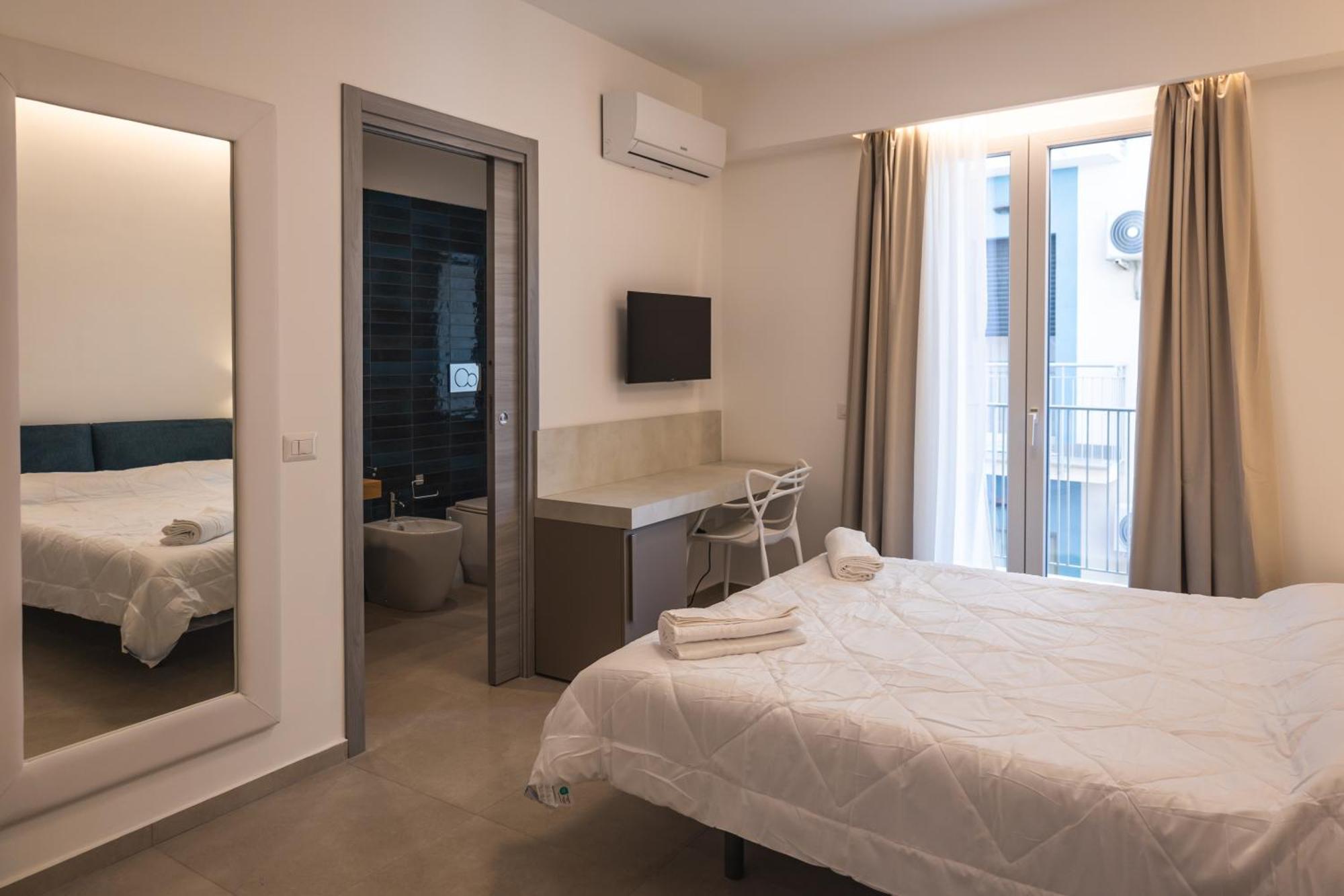 Atena Room يتوجاني المظهر الخارجي الصورة